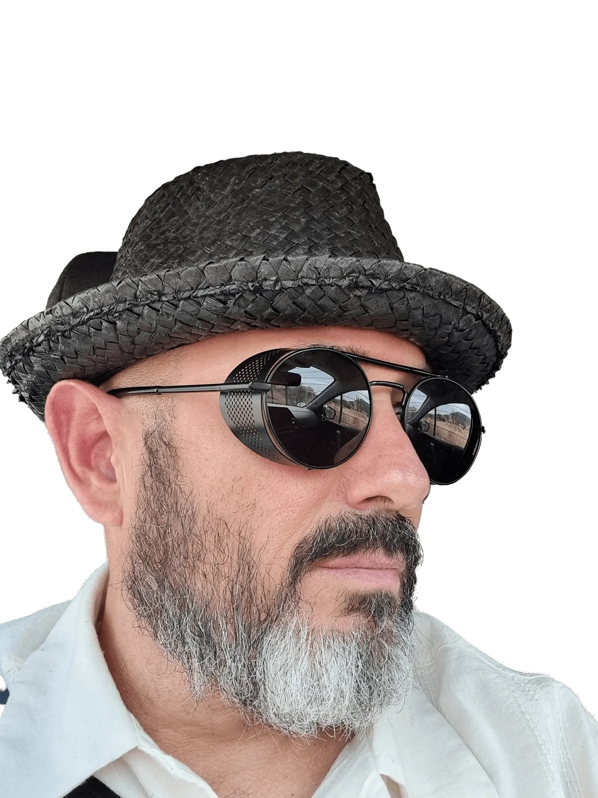Rubén Cuscó con sombrero y gafas de sol
